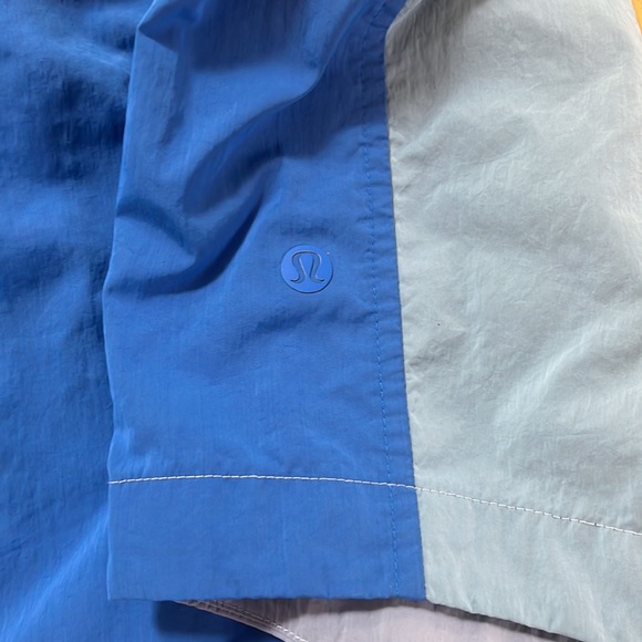 lululemon shorts - Picture 2 of 4